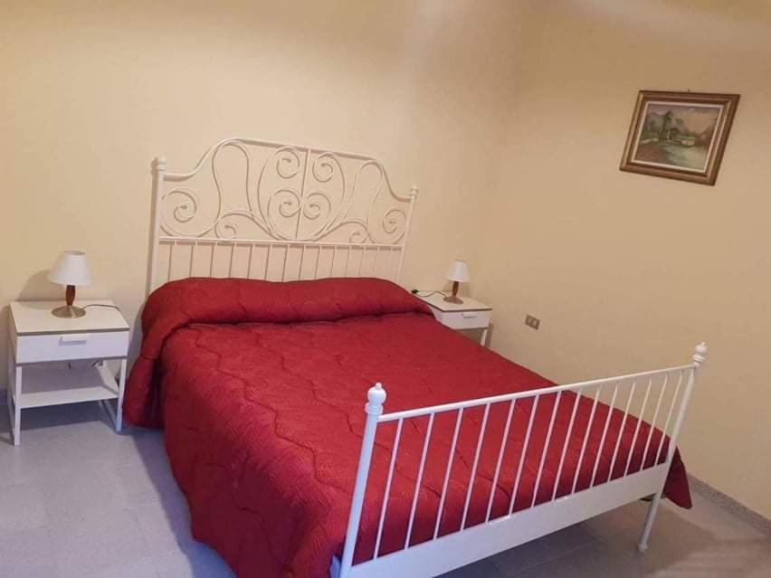 Casa Ester Кастелпетрозо Екстериор снимка