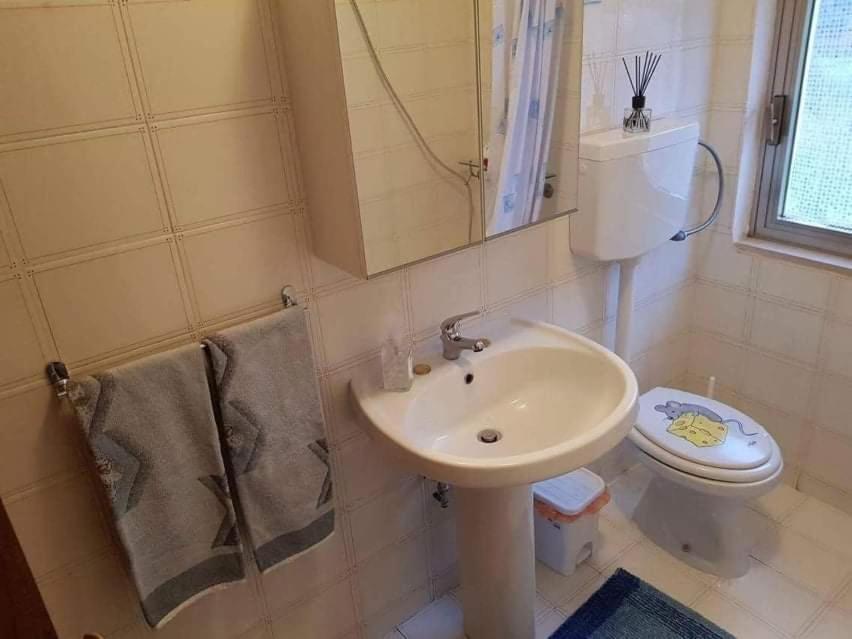 Casa Ester Кастелпетрозо Екстериор снимка