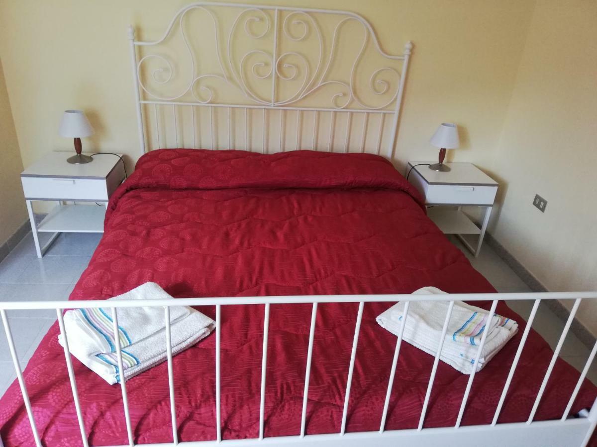 Casa Ester Кастелпетрозо Екстериор снимка